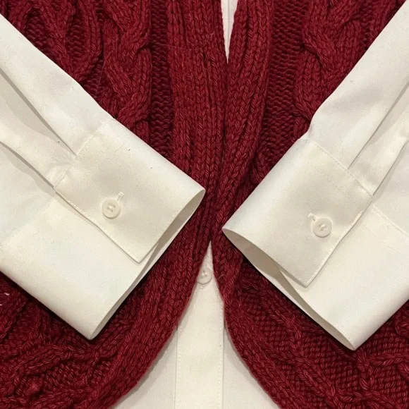NewColdwater Creek Medium 10-12 White Oxford Button Down with Burgundy Cardigan - Picture 3 of 16